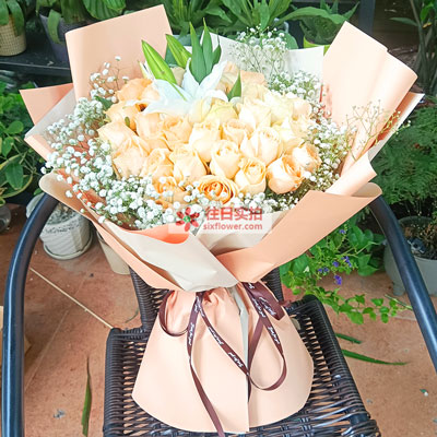 汕尾33朵香槟玫瑰百合，心里永远是你